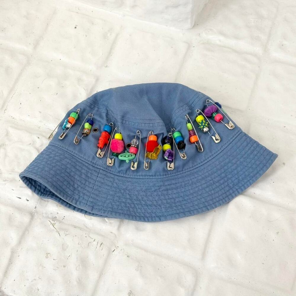 ⋆ beaded safety pin bucket hat y2k ⋆